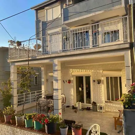 بيت للعطل Cesme Dalyan'da Ayayorgiye 5 Dk Uzaklikta *